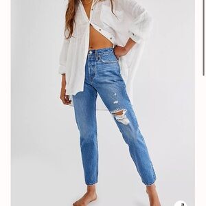 Levis Wedgie Jean